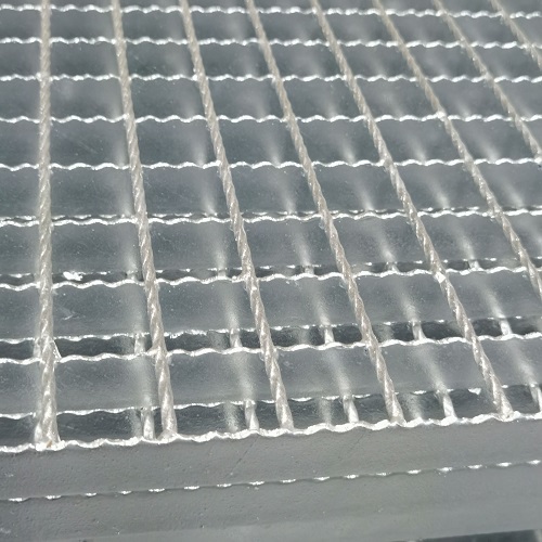 平臺鋼格板鋼格柵在石油化工領(lǐng)域的應用