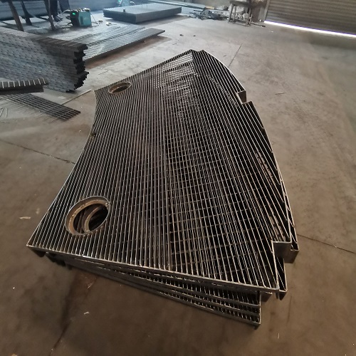 異型通風(fēng)污水處理廠平臺鋼格柵鋼格板：負載能力與安全解析