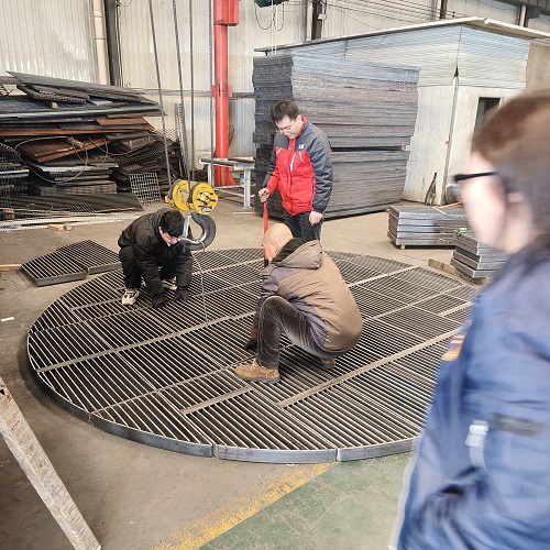 平臺(tái)鋼格柵焊接技巧與注意事項(xiàng)詳解