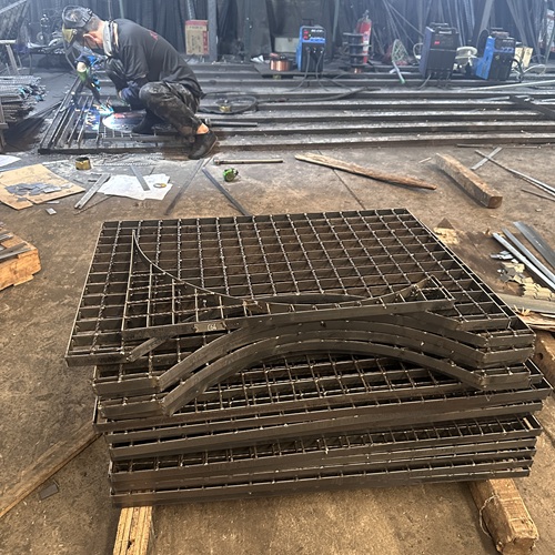 鋼格柵板憑啥火了這4點太關(guān)鍵了