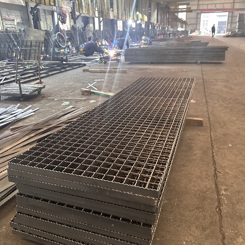 鋼格柵板怎么選才不踩坑？這幾點(diǎn)必須知道