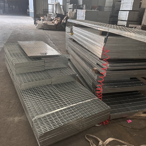 鋼格板走進(jìn)公園社區(qū)便民設(shè)施新材質(zhì)