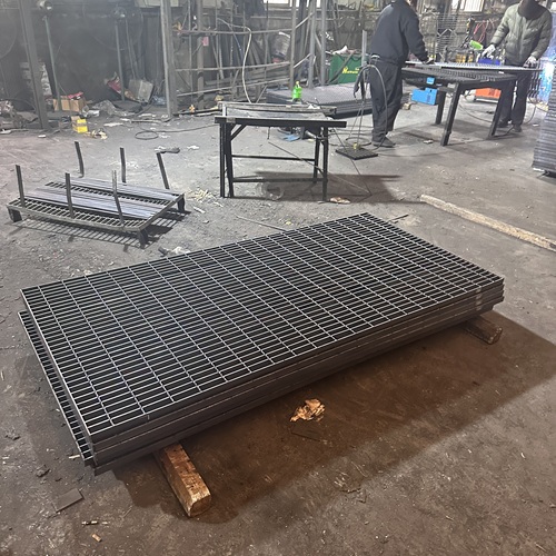 鋼格板的質(zhì)量檢測(cè)標(biāo)準(zhǔn)有哪些？行業(yè)規(guī)范一覽